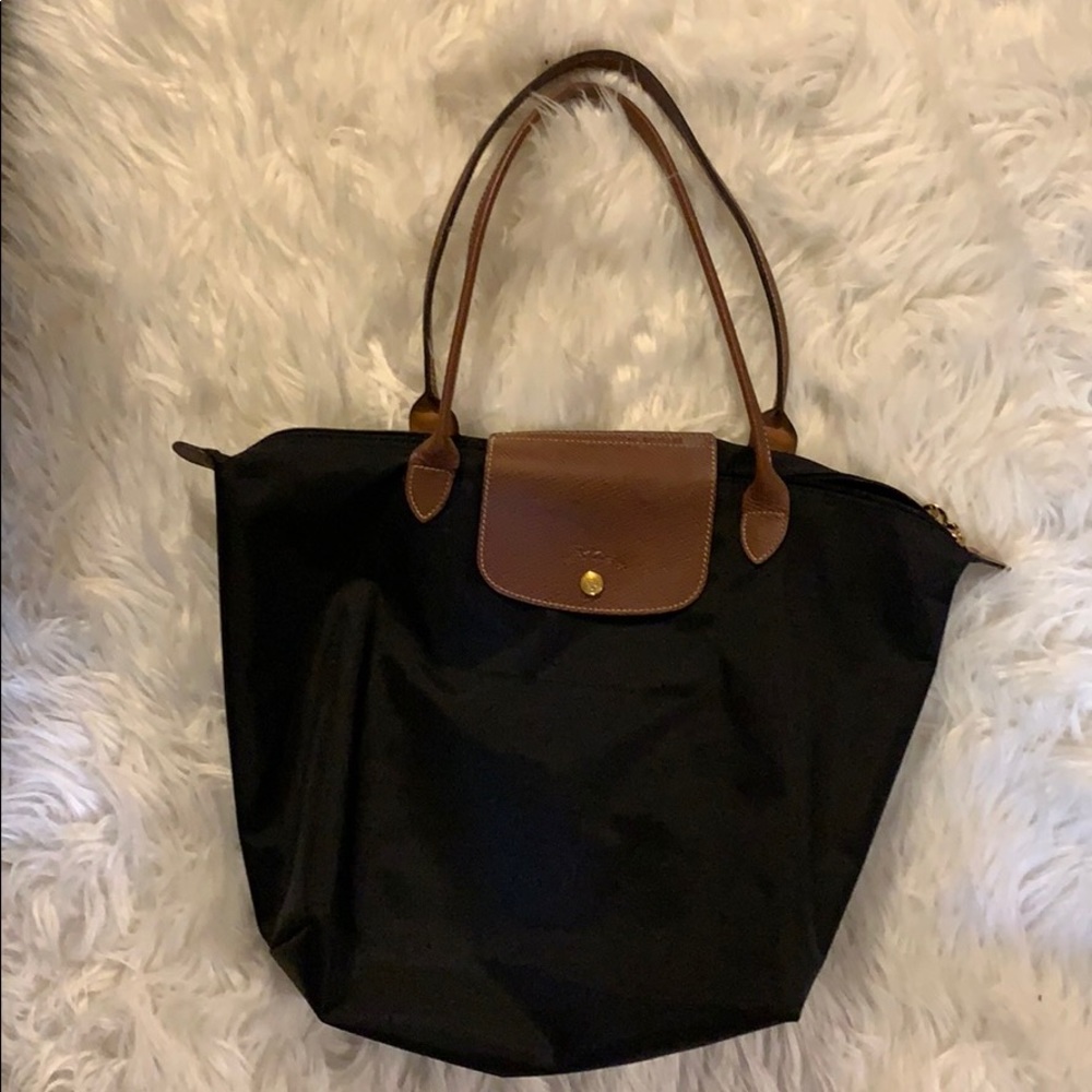 Beautiful Longchamp Black Tote